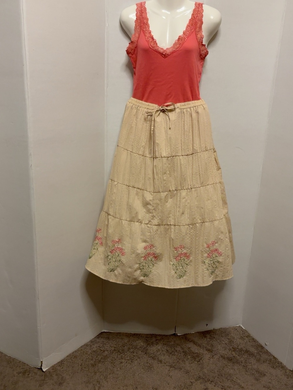 CG Sports Beige Embroidered Tiered Maxi Skirt Size Large